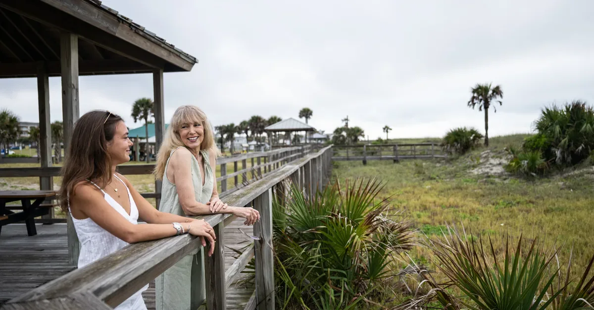 Amelia Island Boardwalk Women